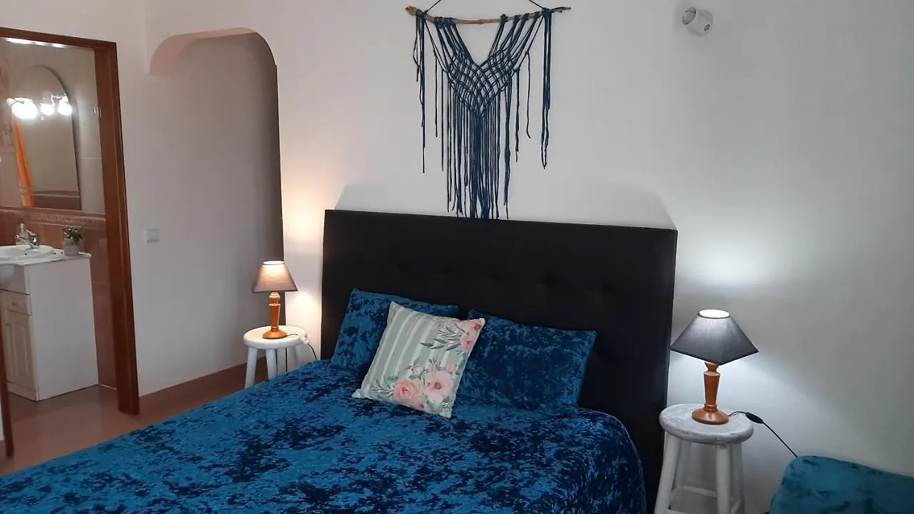 Sagres Sunny Room With Private Bathroom 300M From The Beach Habitación en casa particular