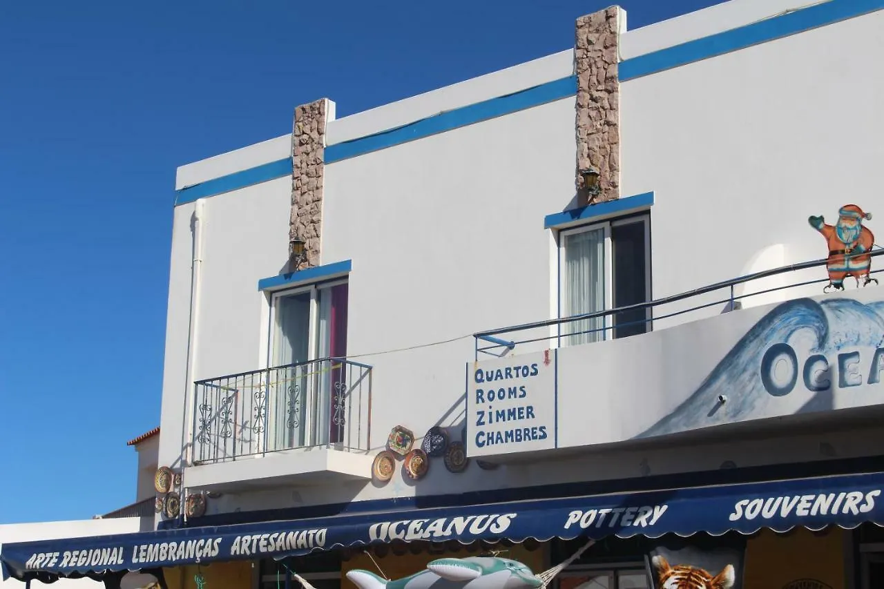 Sagres Sunny Room With Private Bathroom 300M From The Beach Habitación en casa particular