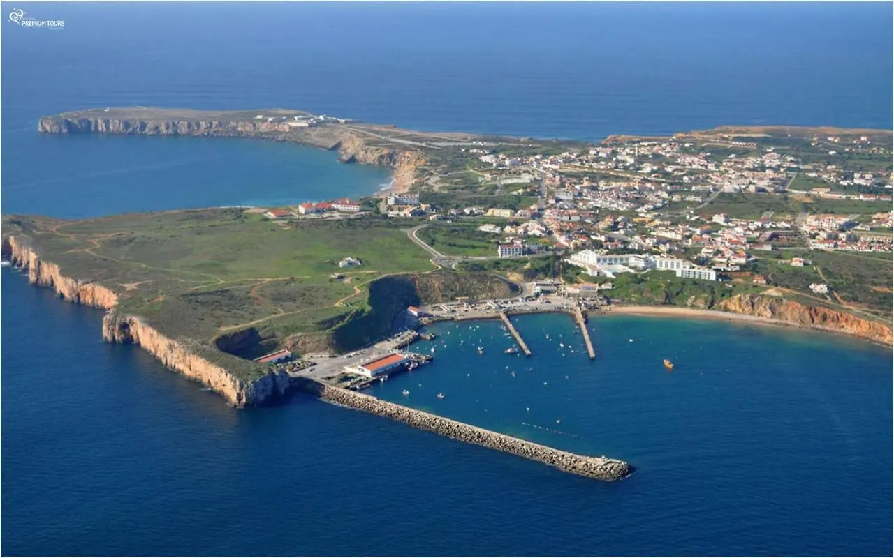 Sagres Sunny Room With Private Bathroom 300M From The Beach Habitación en casa particular